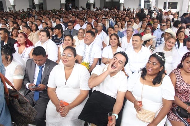 ¡Se dan el sí! Más de mil parejas celebran su unión en las bodas colectivas de Veracruz