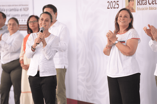 Claudia Sheinbaum y Rocío Nahle entregan becas Rita Cetina en Veracruz