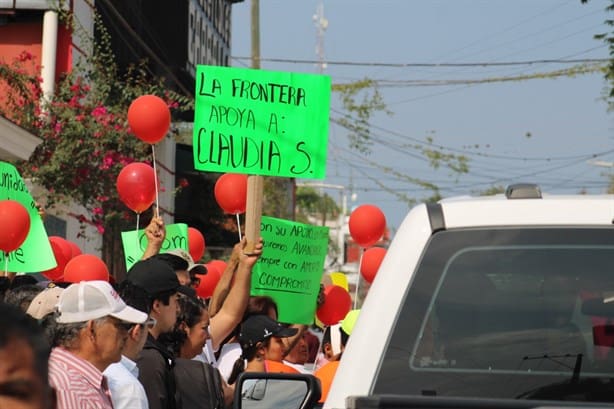 Reciben a Claudia Sheinbaum en Misantla; se reúne con médicos del ISSSTE