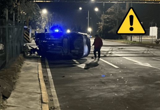 Se registra aparatoso accidente en avenida Lázaro Cárdenas en Xalapa