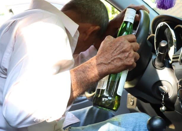 Consejos para evitar accidentes vehiculares relacionados con alcohol