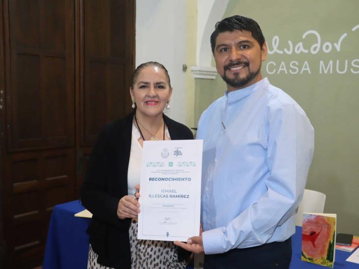 Ismael Illescas Ramírez presenta su libro Resonancias