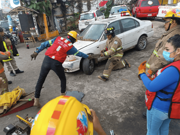 Realizan practicas de rescate vehicular en Fortín