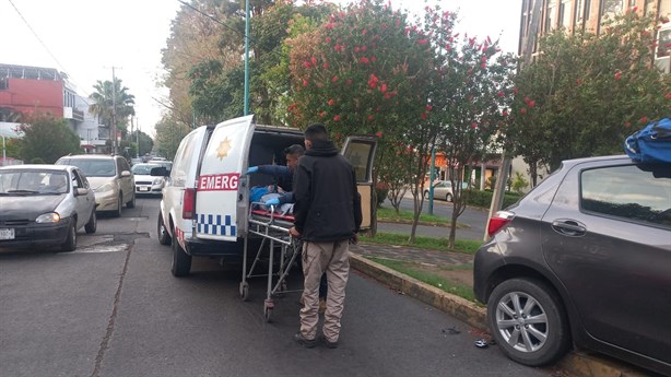 Choque por alcance en avenida Orizaba en Xalapa; estudiante resulta herido