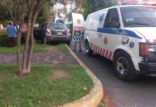 Choque por alcance en avenida Orizaba en Xalapa; estudiante resulta herido