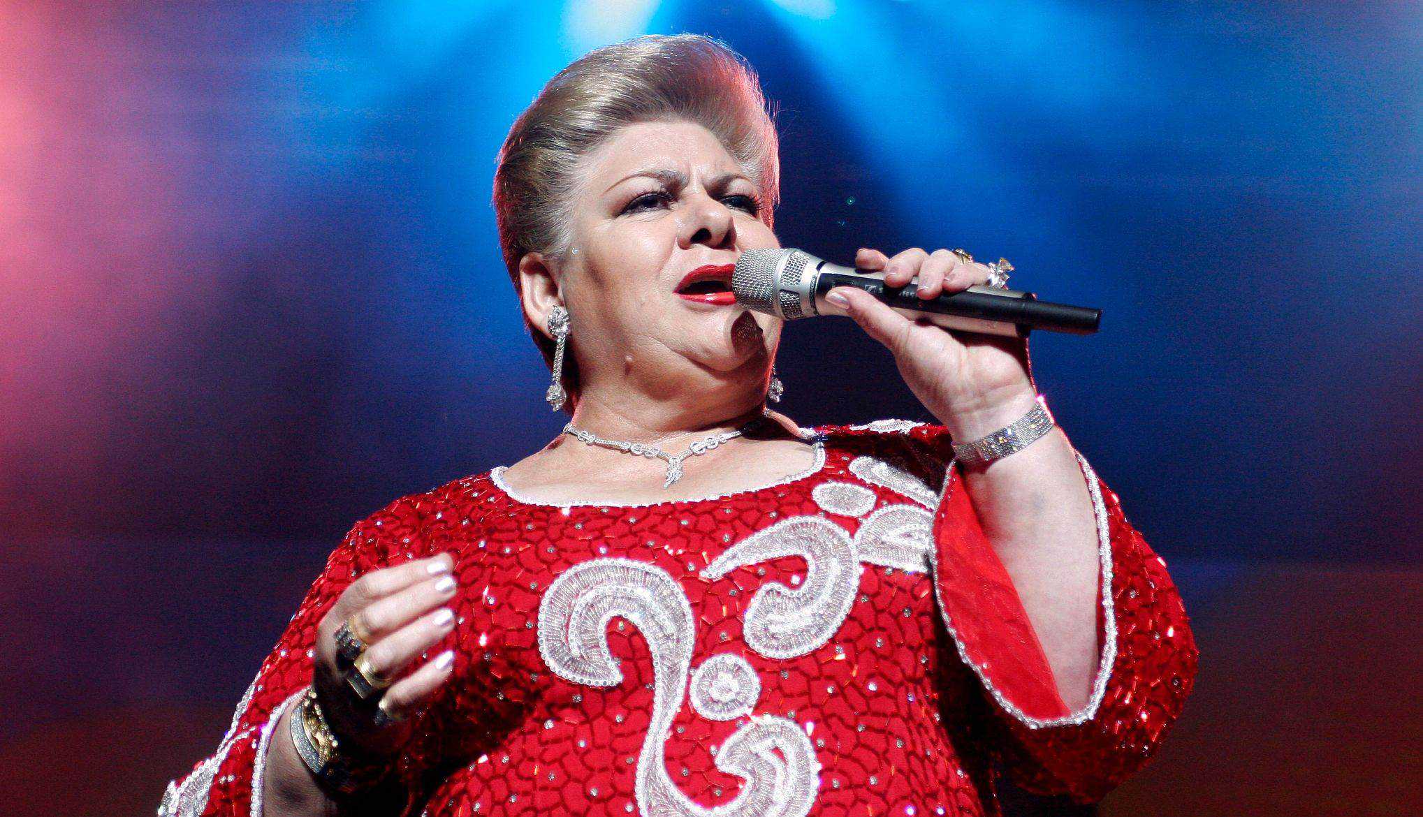 Adiós mi señora; Yuri y otros famosos se despiden de Paquita la del Barrio