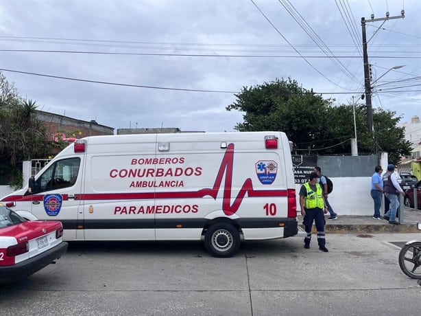 Auto impacta a motociclista en la colonia Adalberto Tejeda, en Boca del Río