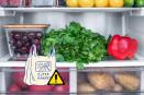 Por esta razón, no debes guardar alimentos en bolsas de plástico dentro del refrigerador