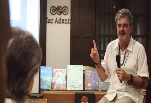 Norbert Ross promueve 'artivismo' en México y El Salvador