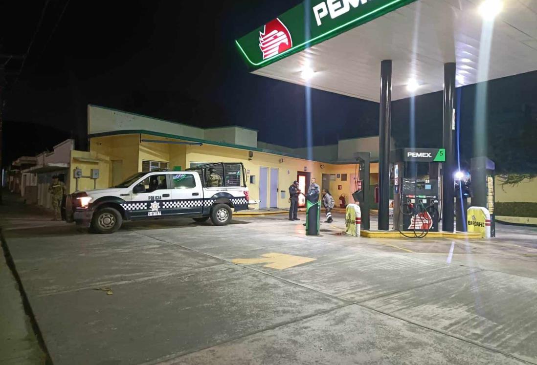 Empleados sufren violento asalto en gasolinera de Veracruz