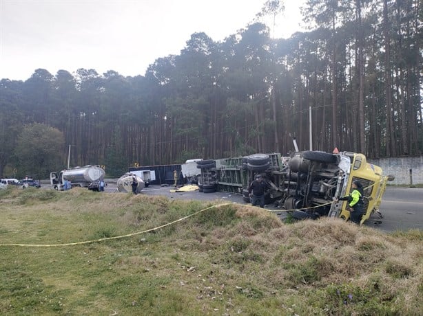 Trágico accidente en la carretera Xalapa-Perote: dos muertos y caos vial