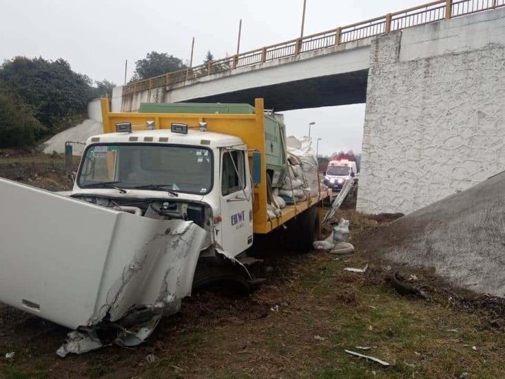 Se accidenta tractocamión en Las Cumbres de Maltrata