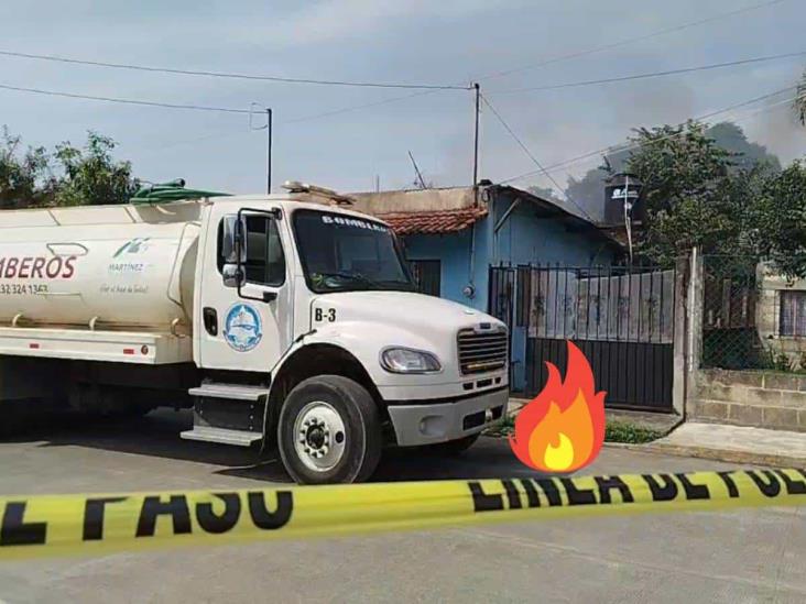 Incendio en colonia Moctezuma de Martínez de la Torre moviliza a bomberos