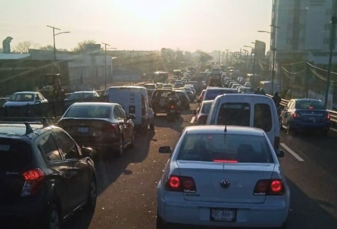 Caos vial en la carretera Veracruz – Xalapa; reportan filas de hasta 5 km