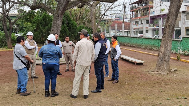 ¿Continúan fugas? Autoridades inspeccionan pozo petrolero en Poza Rica