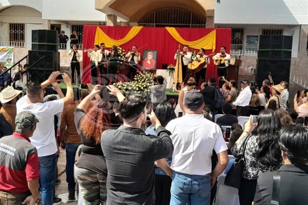 Alto Lucero, de luto; despiden con homenaje a Paquita la del Barrio (+VIDEO)