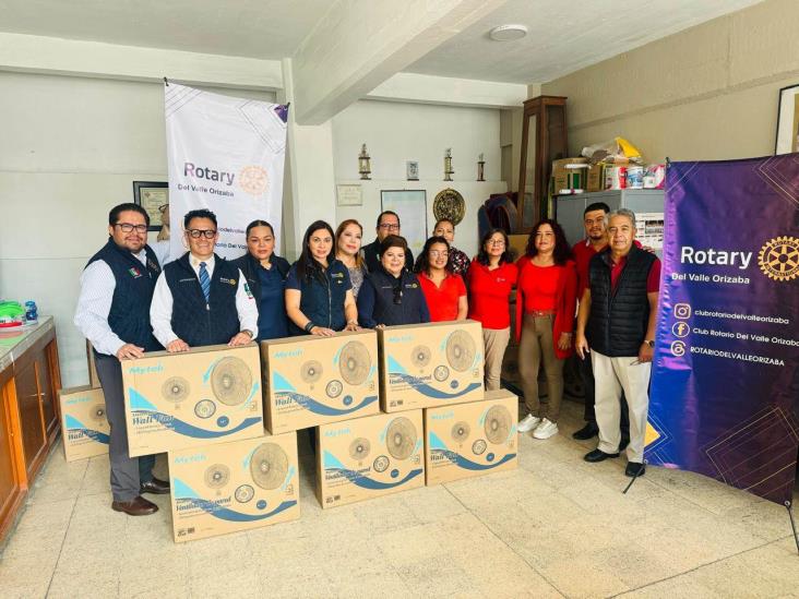 Entregan Rotarios ventiladores a primaria de Orizaba