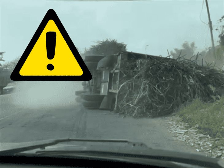 ¡Quedó en VIDEO! Volcadura de camión cañero sobre la carretera Córdoba-La Tinaja