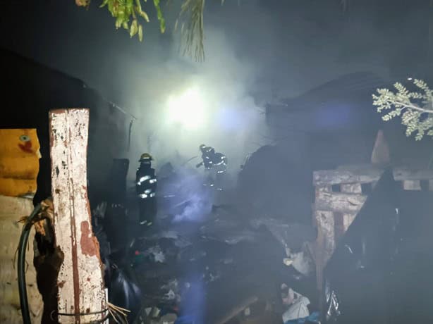 Vivienda es consumida por incendio en fraccionamiento Villa Rica de Veracruz