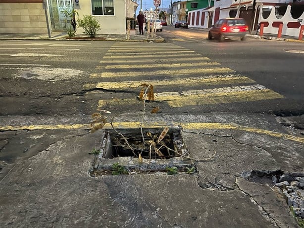 Otro registro sin tapa en Veracruz, situación pone en peligro a los peatones