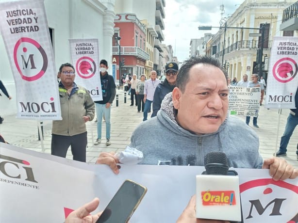 Marchan en calles del Centro Histórico de Veracruz ante los apagones de luz