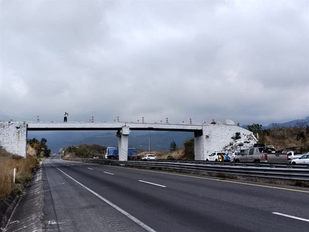 Autotanque registra fuga de material tóxico sobre autopista Orizaba- Puebla (+Video)