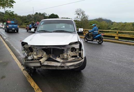 En accidente en el puente un adolescente a punto de vivir una tragedia en Misantla