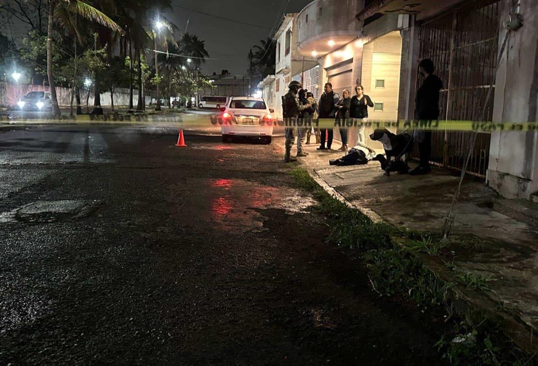 Hombre muere en la banqueta de la colonia Ejido Primero de Mayo Norte, en Boca del Río