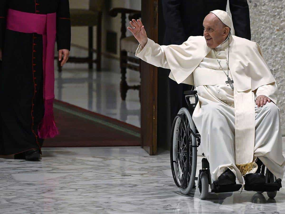 El estado crítico del Papa Francisco; Vaticano alerta al mundo católico