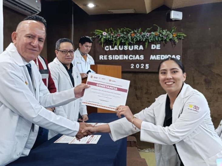 Se gradúan médicos residentes en Hospital Regional de Río Blanco