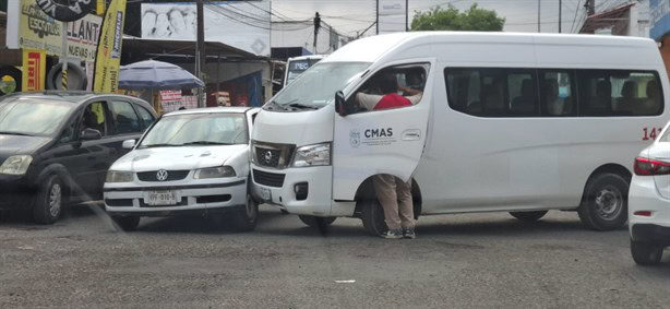 Caos vial en Las Trancas por choque entre camioneta y auto