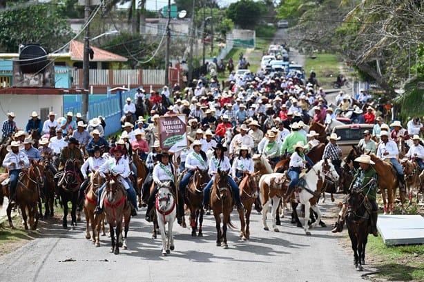 Más de 600 jinetes recorren las comunidades de la zona norte de Alvarado en la Cabalgata por la Unidad