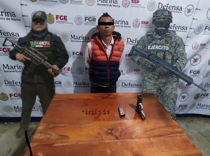 Detienen a un sujeto en Zozocolco; portaba un arma y municiones