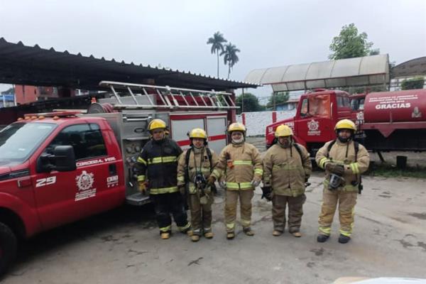 Certifican a bomberos de Misantla, reforzando su preparación en combate de incendios