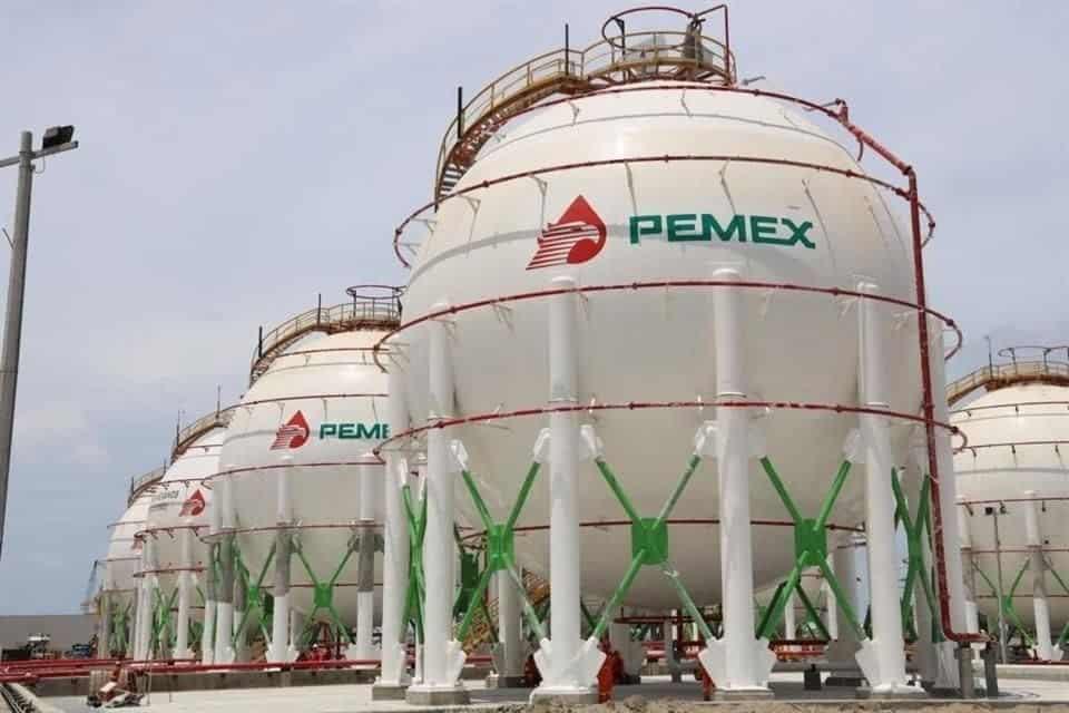 Pemex y QMAX: lo que sabemos sobre la polémica de la empresa que debía desalinizar crudo