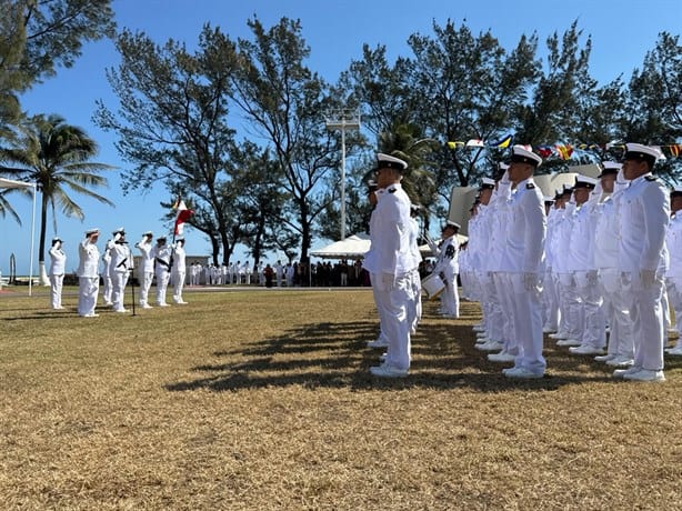 66 alumnos realizan Jura de Bandera en la Escuela Náutica Mercante de Veracruz