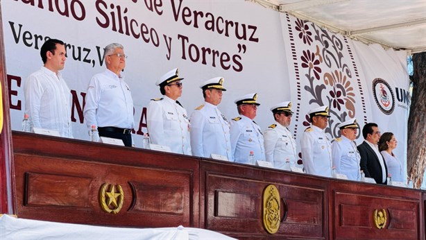 66 alumnos realizan Jura de Bandera en la Escuela Náutica Mercante de Veracruz