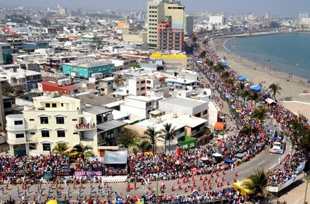 Luis Maremoto es el presidente del Comité de Carnaval de Veracruz; artistas serían los reyes del evento