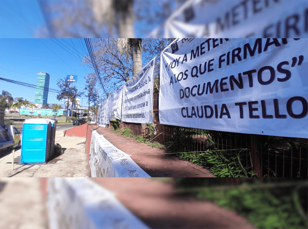 Continúa bloqueo en la SEV en Xalapa; se extiende a otras regiones (+Video)