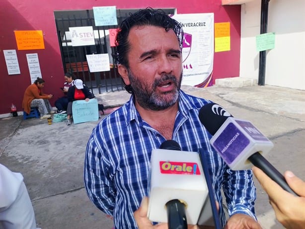 Maestros toman las oficinas de la Delegación Regional de la SEV en Veracruz | VIDEO