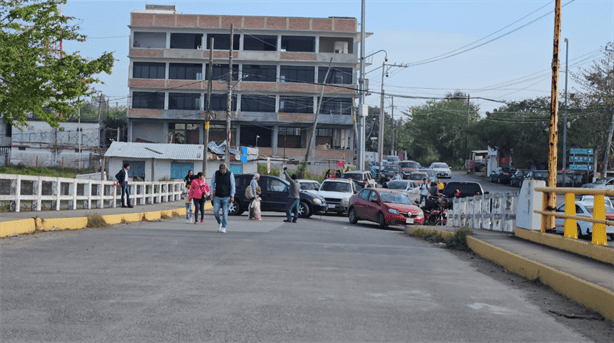 Bloquean puente Tampamachoco en Tuxpan; esto exigen 