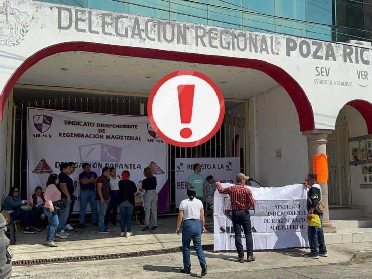 También en Poza Rica; maestros toman delegación regional de la SEV