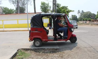 Proliferación de mototaxis en diversas zonas del estado está generando una crisis en el transporte público: transportistas