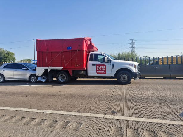 Caos total en autopista Córdoba- Veracruz; carambola de nueve vehículos