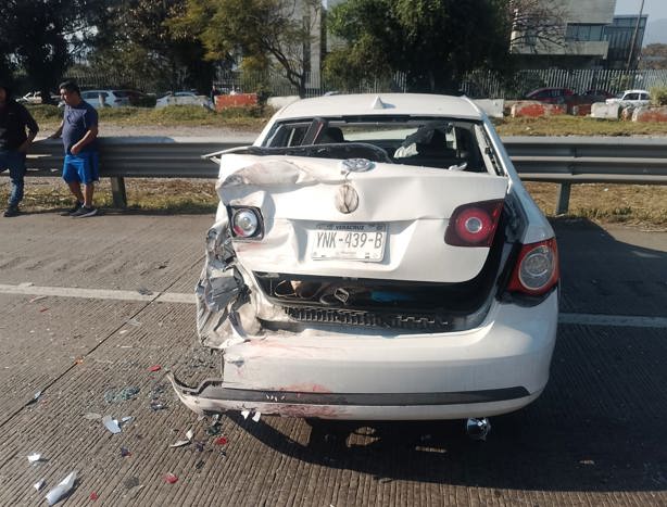 Caos total en autopista Córdoba- Veracruz; carambola de nueve vehículos