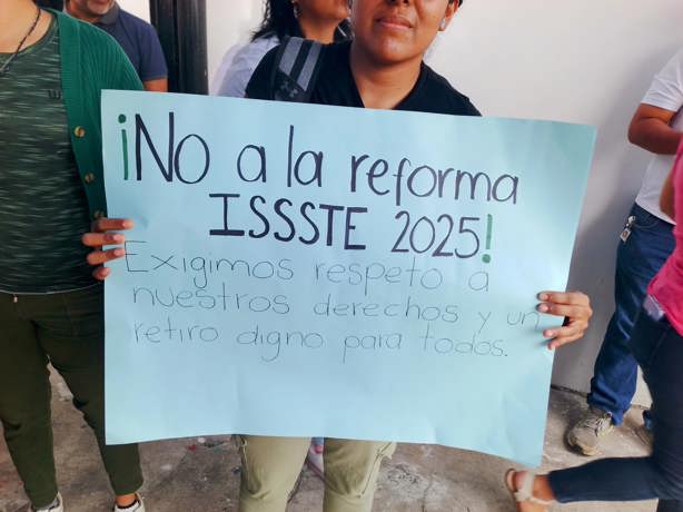 Maestros del SIATEM tomaron las oficinas de la delegación de la SEV en Veracruz