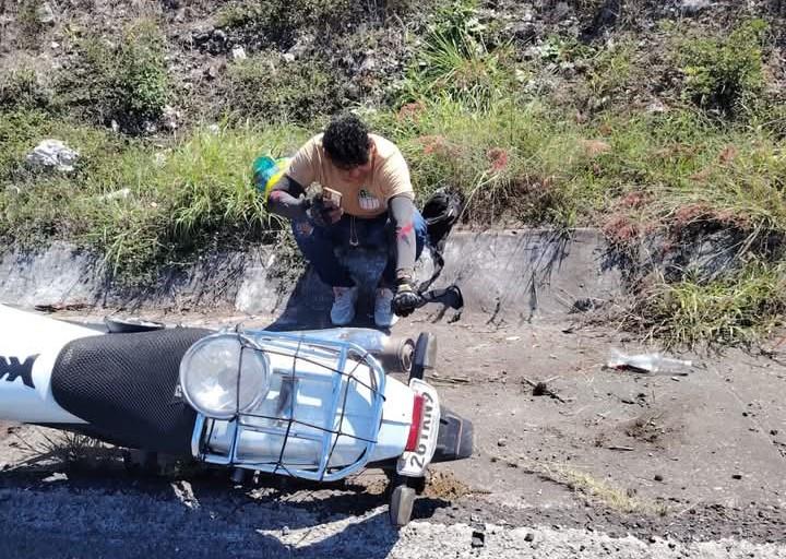 Se accidenta joven motociclista en Rinconada, Veracruz