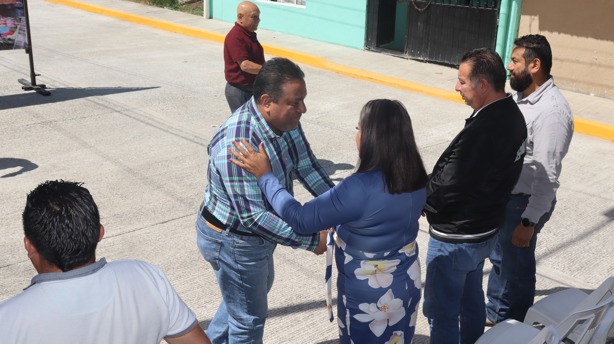 Continúan entregas de pavimentaciones en calles de Ciudad Mendoza