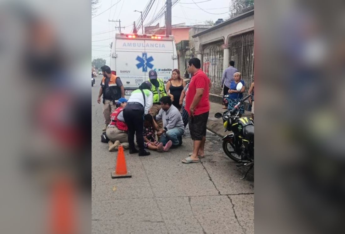 Motociclista atropella a mujer de la tercera edad y niña en El Tejar; ambas resultan heridas