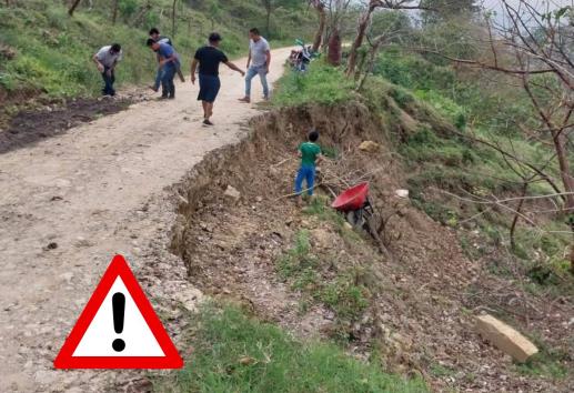 Alertan por socavón en la carretera Misantla-Juan Jacobo Torres